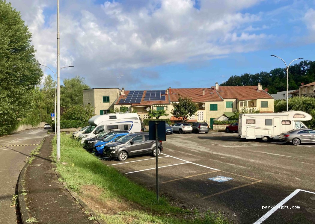 (57014) Collesalvetti - Via degli Ulivi — foto