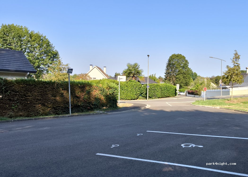 (64230) Lescar - Rue de l'Oppidum — foto 2
