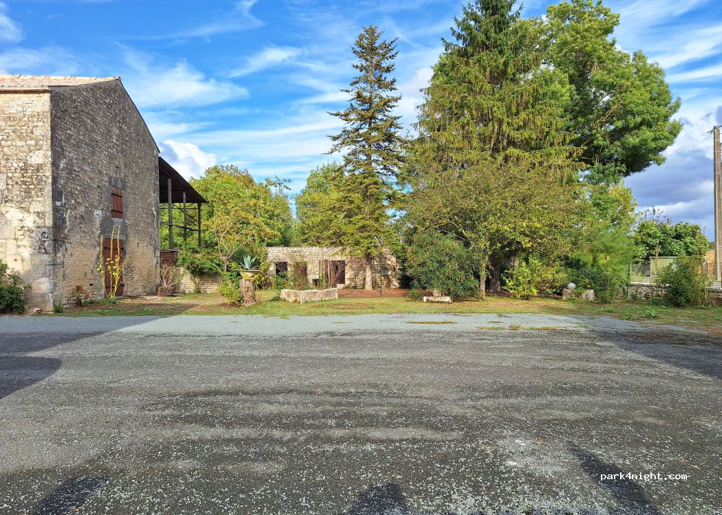 (17400) Saint-Pierre-de-Juillers - 12 rue de la grande rivière — foto