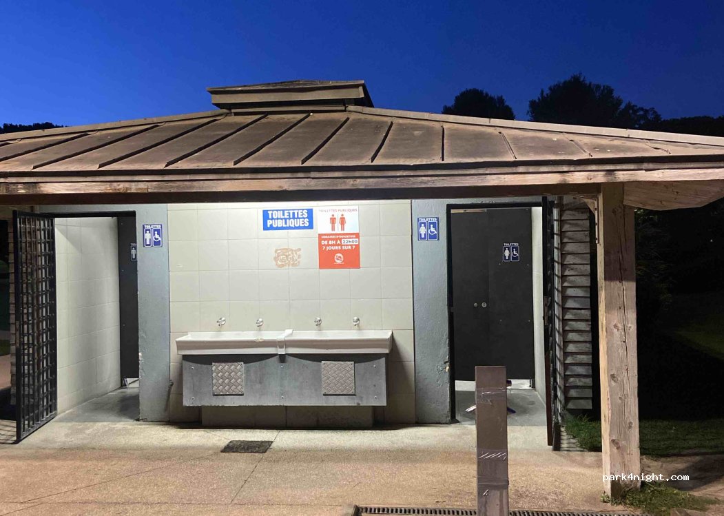() La Seyne-sur-Mer - Allée Danielle Mitterrand — foto