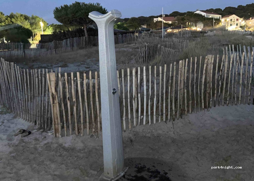() La Seyne-sur-Mer - Allée Danielle Mitterrand — foto 2