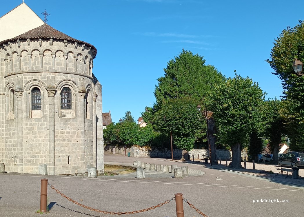 (23150) Ahun - Place du Champ de Foire — foto 3