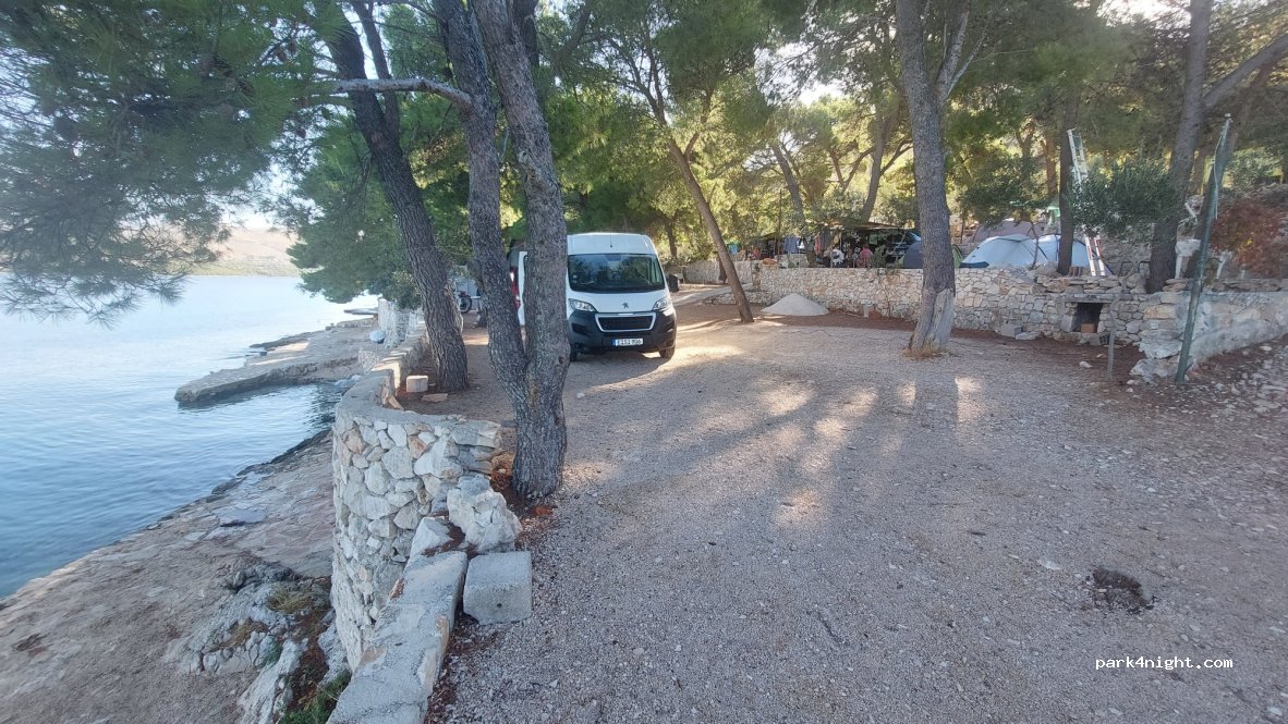 Camp Tomas — foto 3