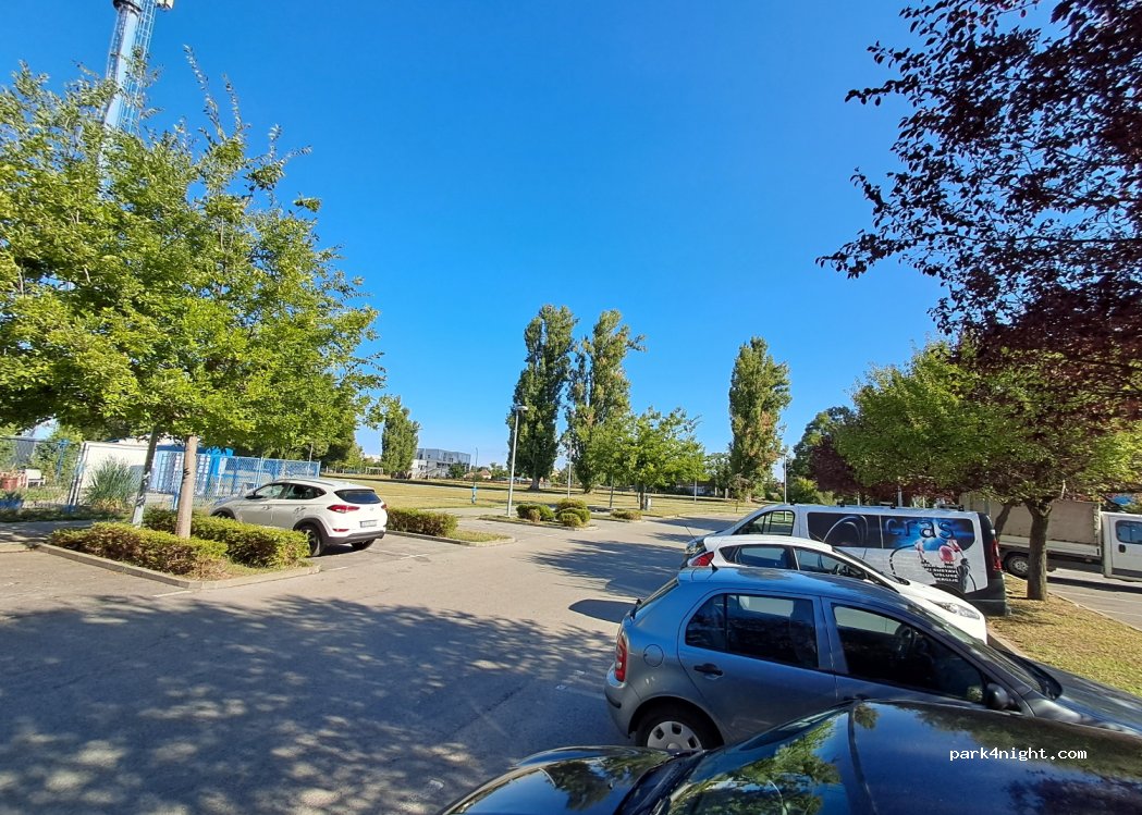 (32100) Vinkovci - Hansa Dietricha Genschera — foto
