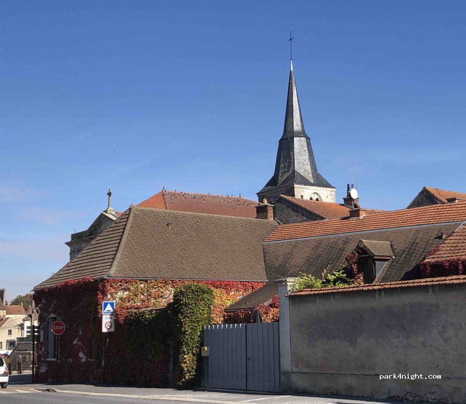 (51230) Fère-Champenoise - Rue de la Libération — foto 4