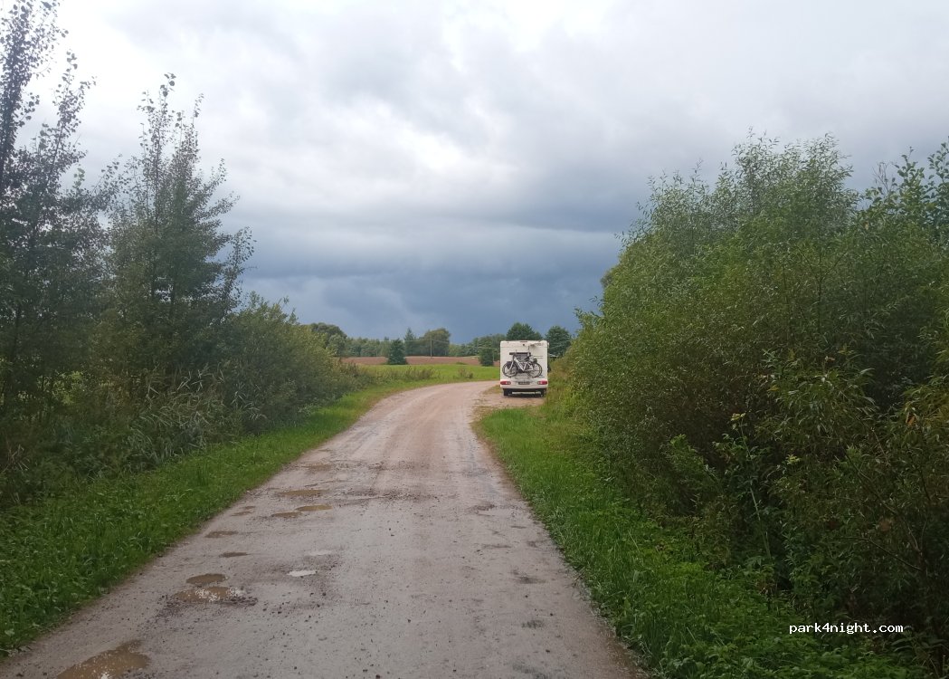 (Car park b) Kiepojcie - Unnamed Road — foto 2