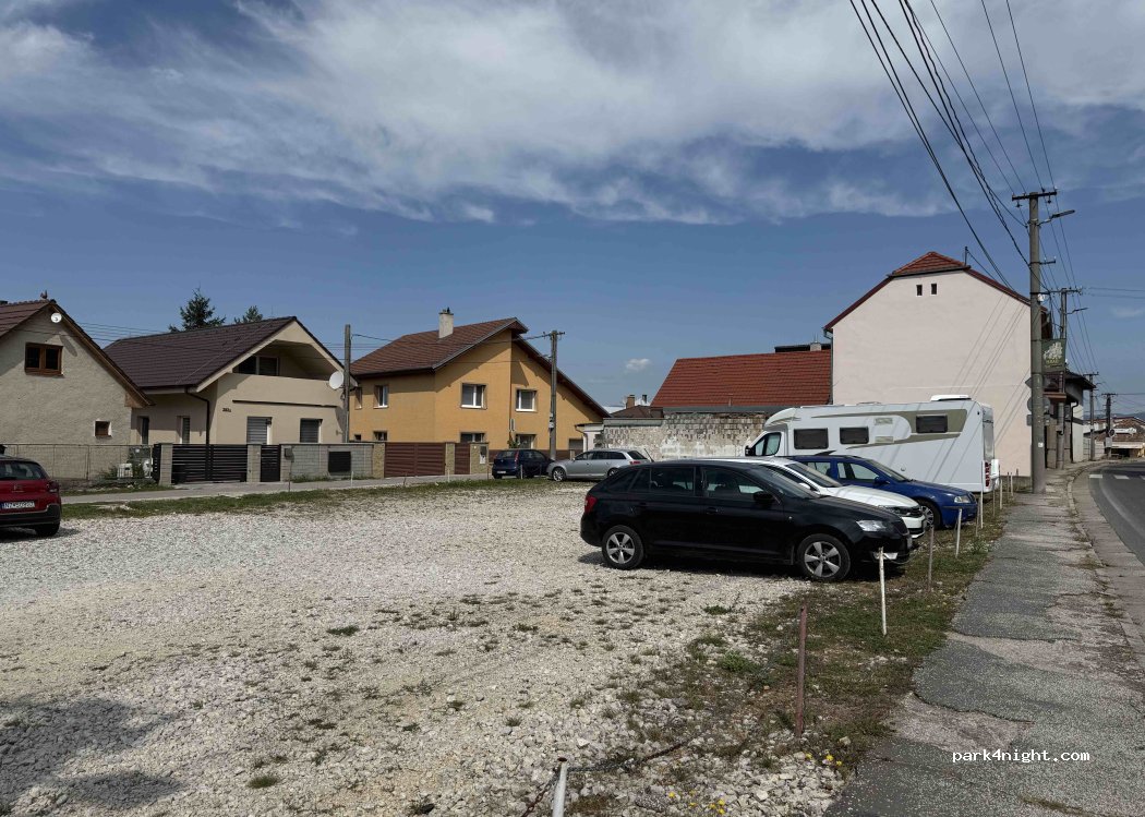 (916 38) District of Nové Mesto nad Váhom - Beckov 283 — foto