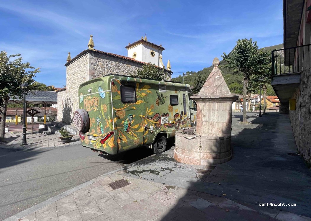(33555) Cabrales - Pl. Ayuntamiento — foto 2