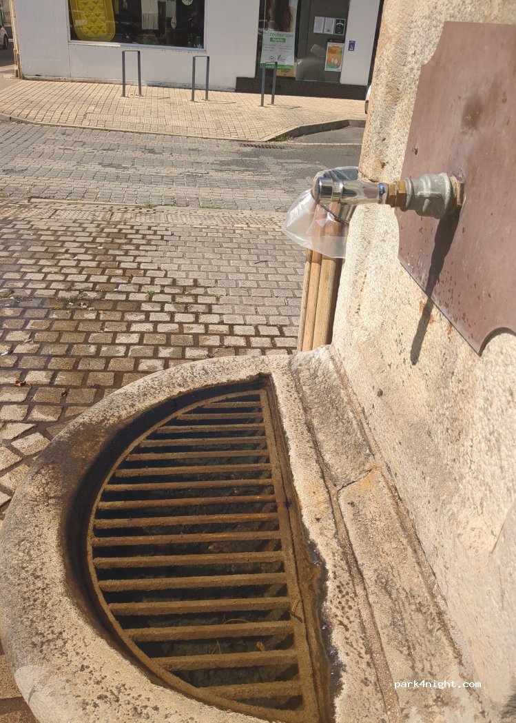 (49250) Saint-Mathurin-sur-Loire - Place de l'Église — foto