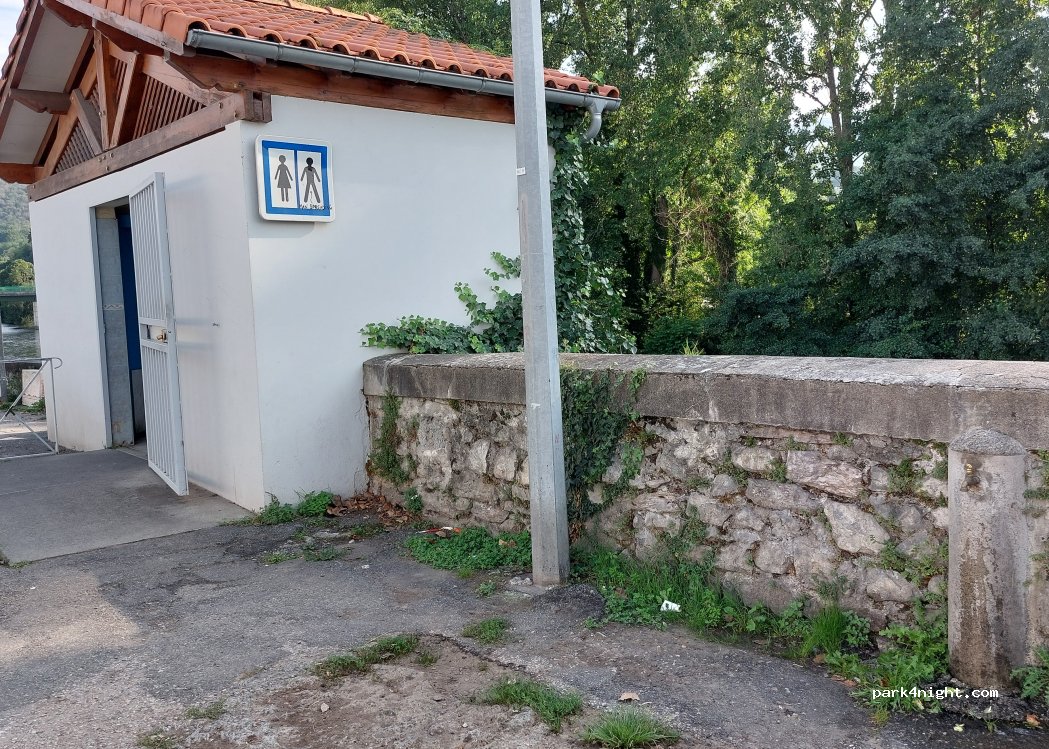 (09200) Saint-Girons - Place Guynemer — foto