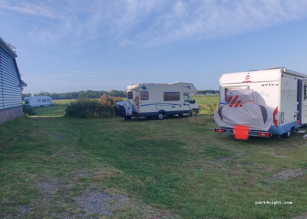 Camperplaats Amsweer — foto 3