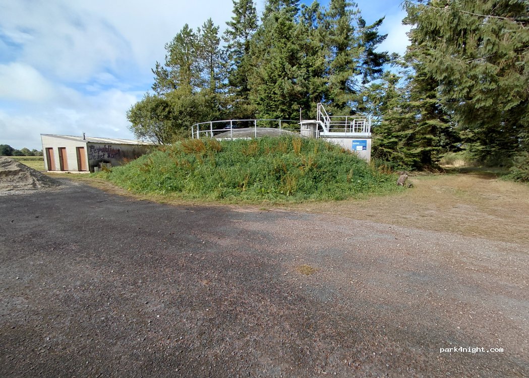 (29410) Le Cloître-Saint-Thégonnec - Unnamed Road — foto 2