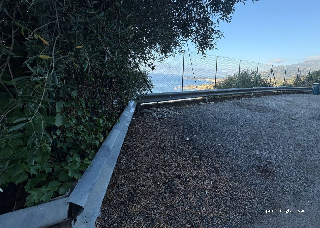 (06500) Menton - Route de Super Garavan — foto