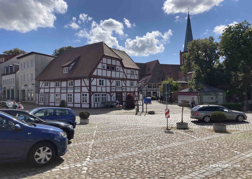 (18528) Bergen auf Rügen - Markt — foto