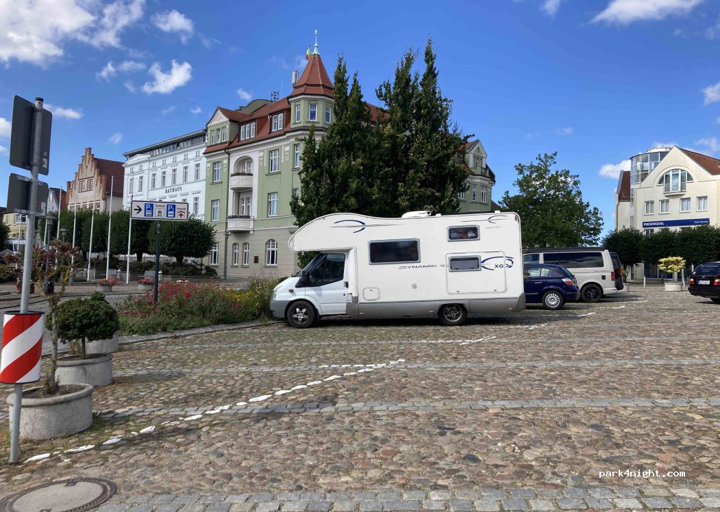 (18528) Bergen auf Rügen - Markt — foto 2