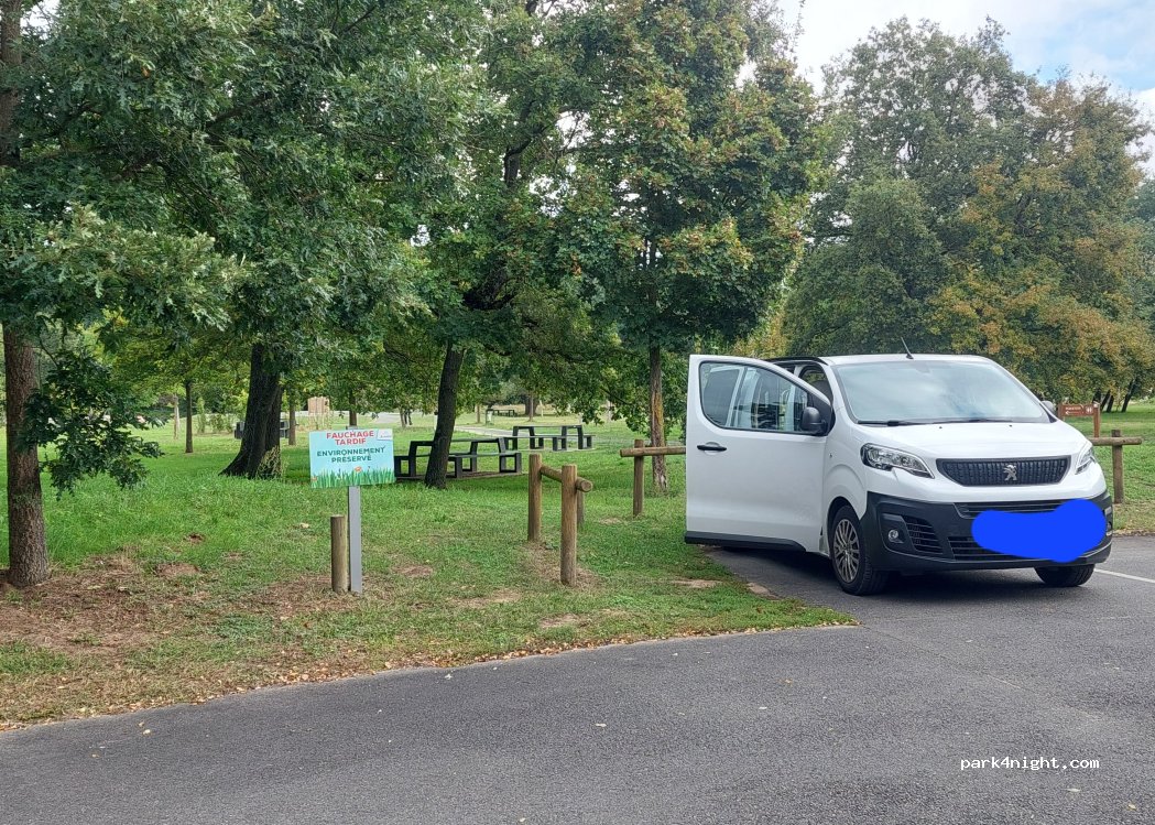 (37420) Avoine - Unnamed Road — foto
