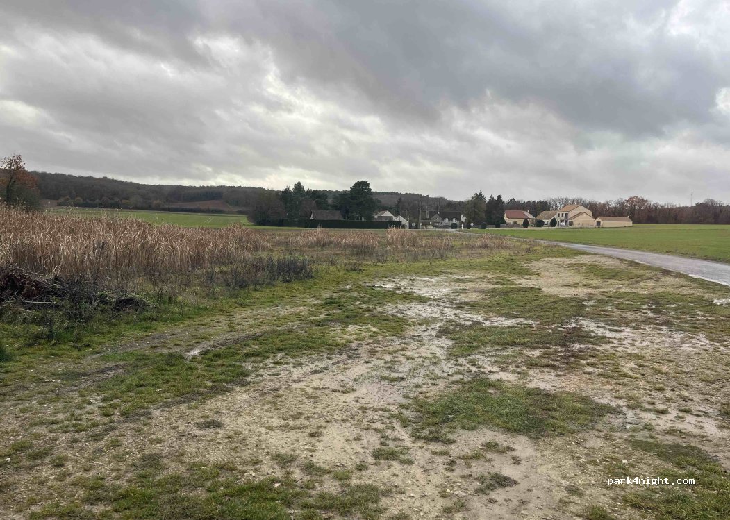 (91880) Bouville - Route d'Etampes — foto 2