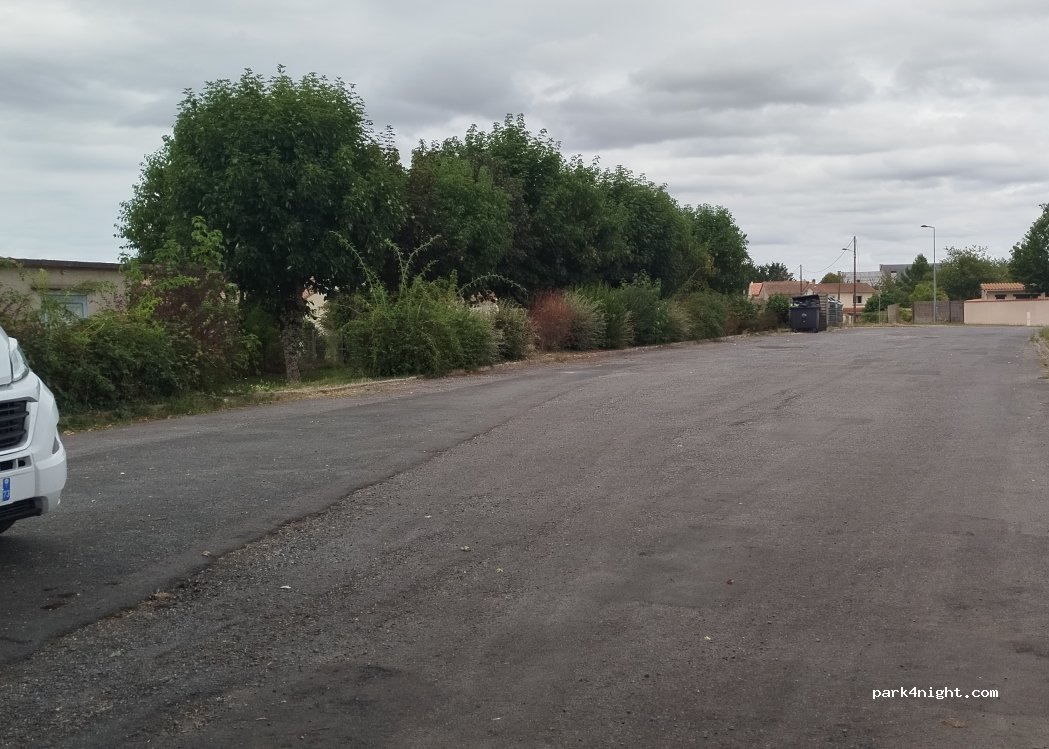 (79190) Sauzé-Vaussais - Unnamed Road — foto 2