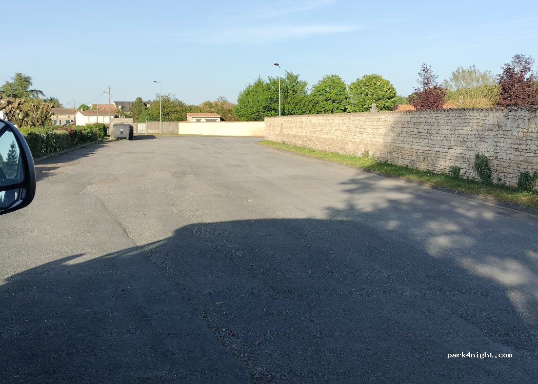 (79190) Sauzé-Vaussais - Unnamed Road — foto 3