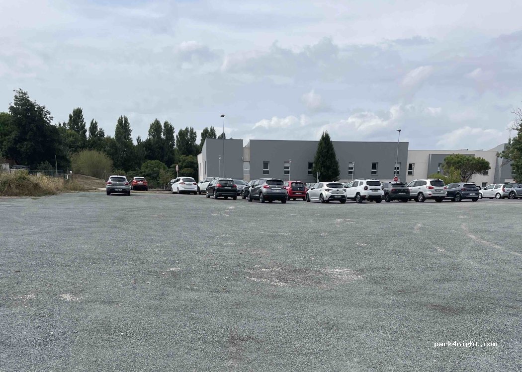 (17300) Rochefort - 1 Av. de Béligon — foto