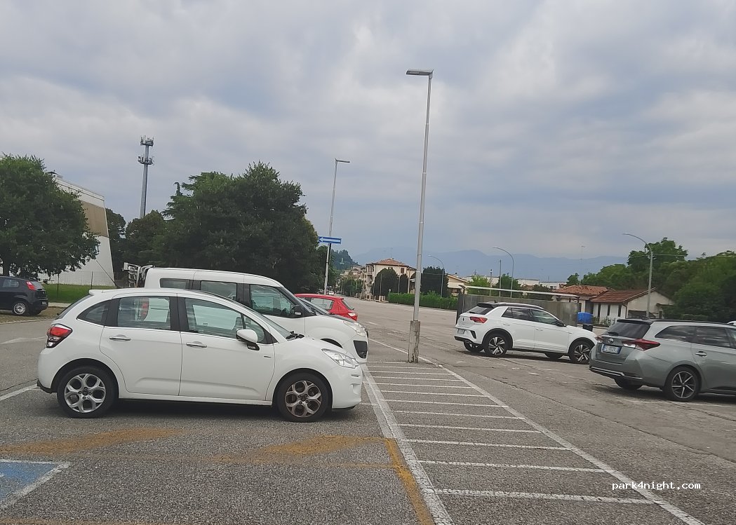 (31015) Conegliano - Via F. Filzi — foto
