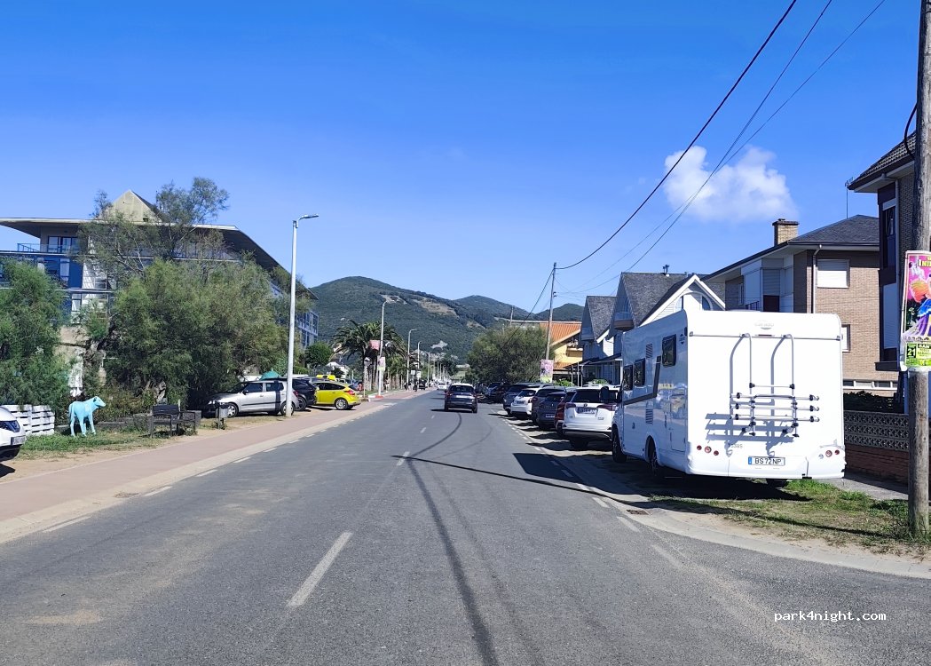 (39197) Santoña - Avenida de Berria — foto