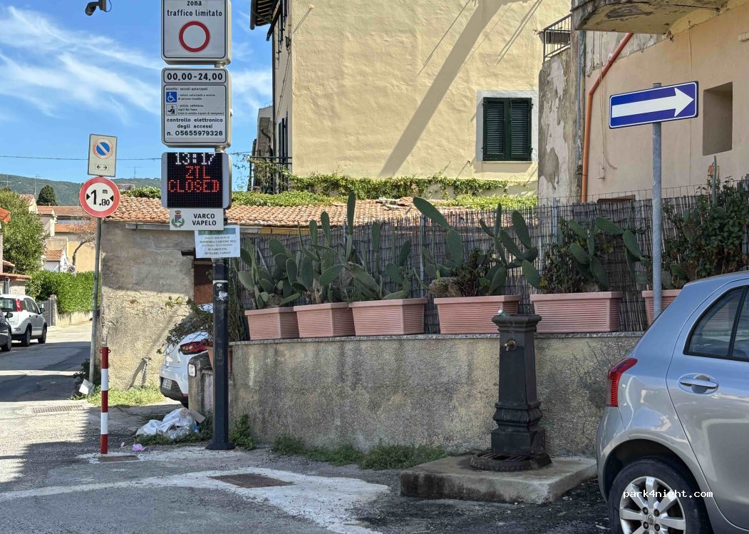 (57034) Marina di Campo - Via del Vapelo — foto