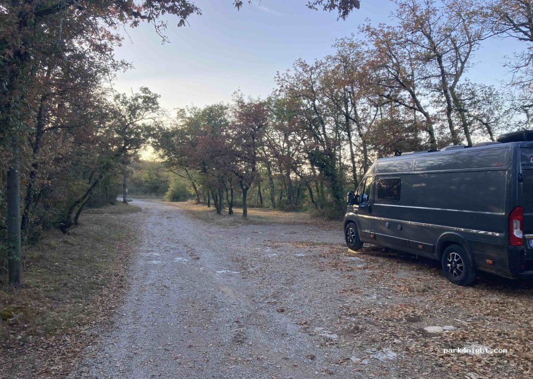 (46100) Saint-Pierre-Toirac - D 18 — foto