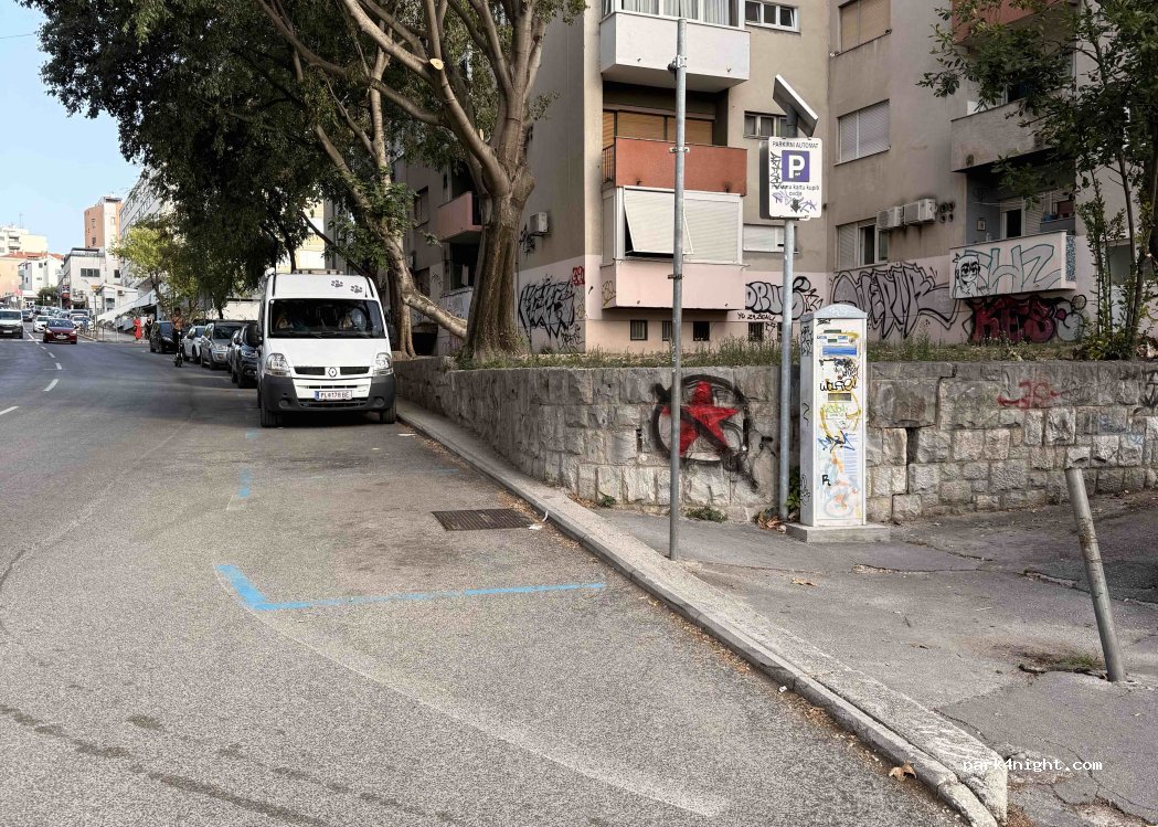 (2100) Split - Mažuranićevo šetalište — foto 2