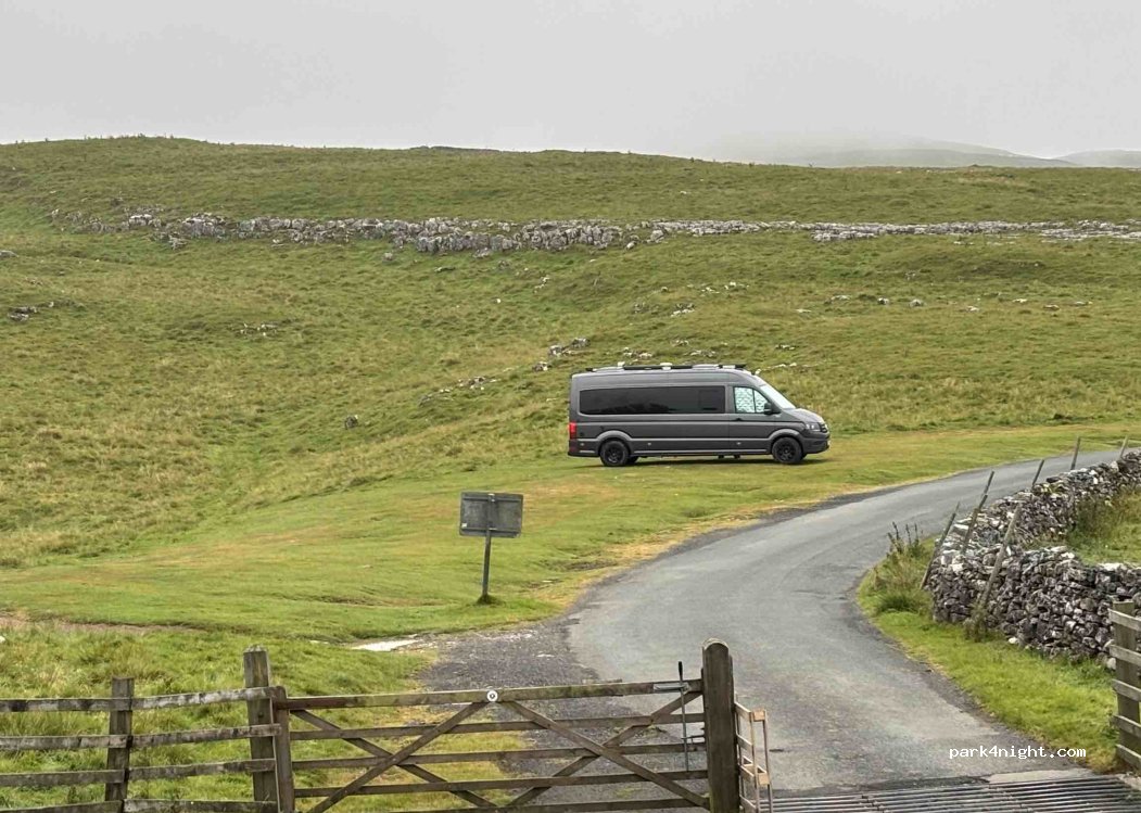 (BD24 9LR) Craven - Unnamed road — foto