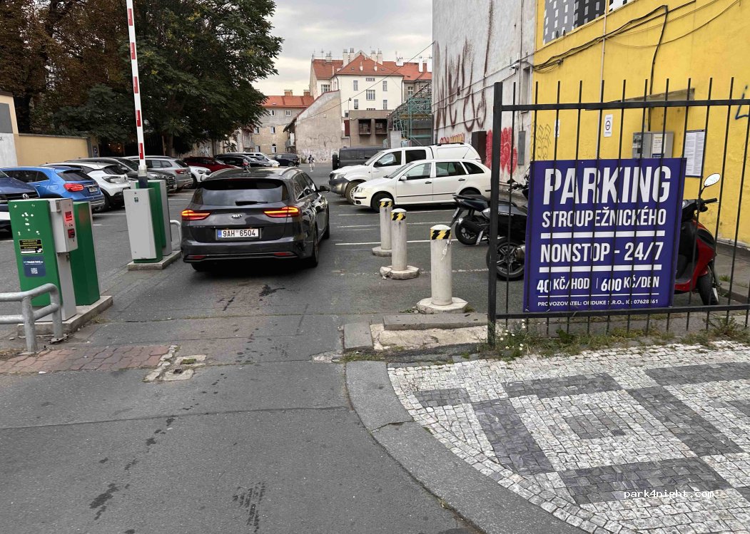 (151 34) Prague - Stroupežnického — foto