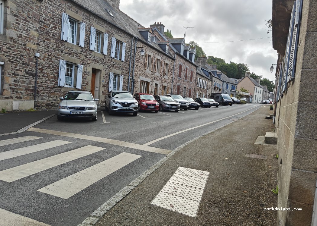 (22260) Pontrieux - Rue du Quai — foto