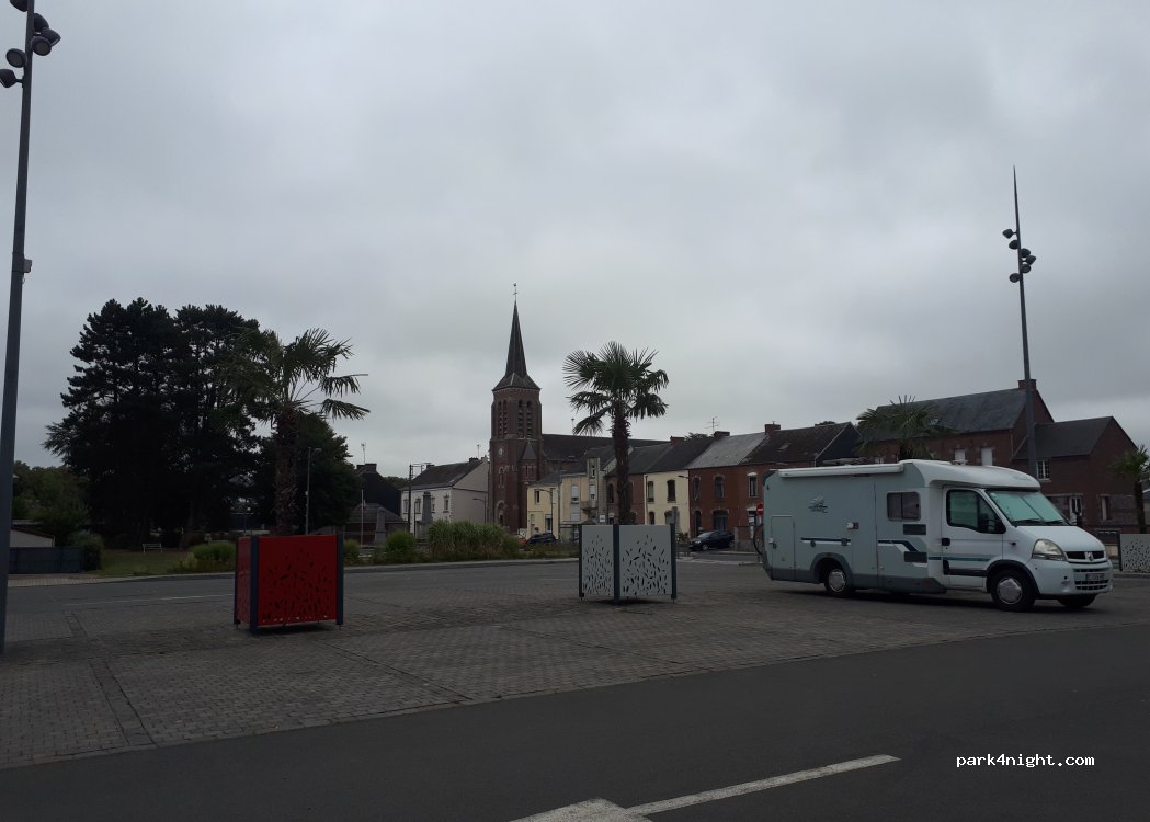 (59245) Recquignies - Place de Nice — foto