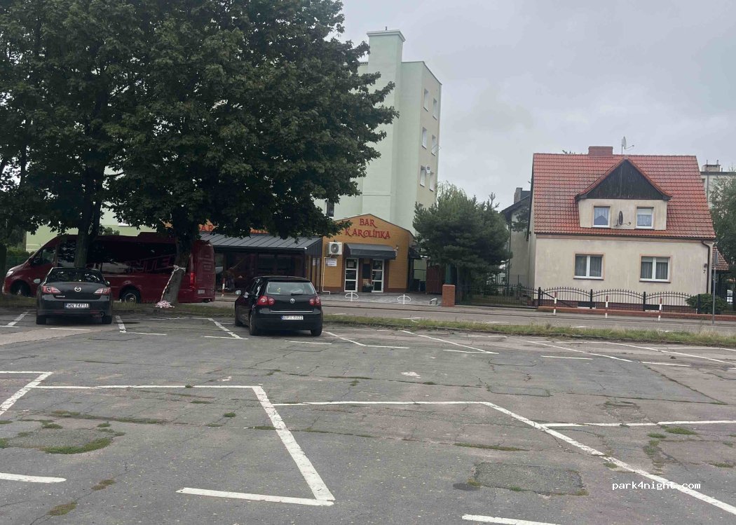 (76-270) Ustka - Plac Wolności — foto