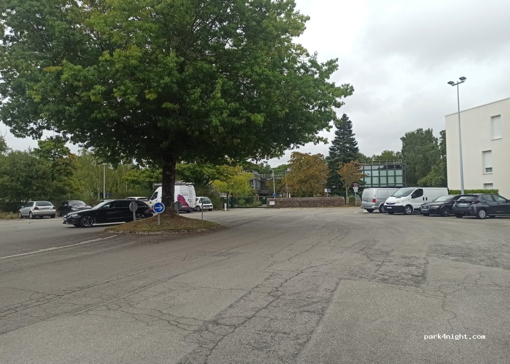 (56400) Auray - Place René Cassin — foto 2