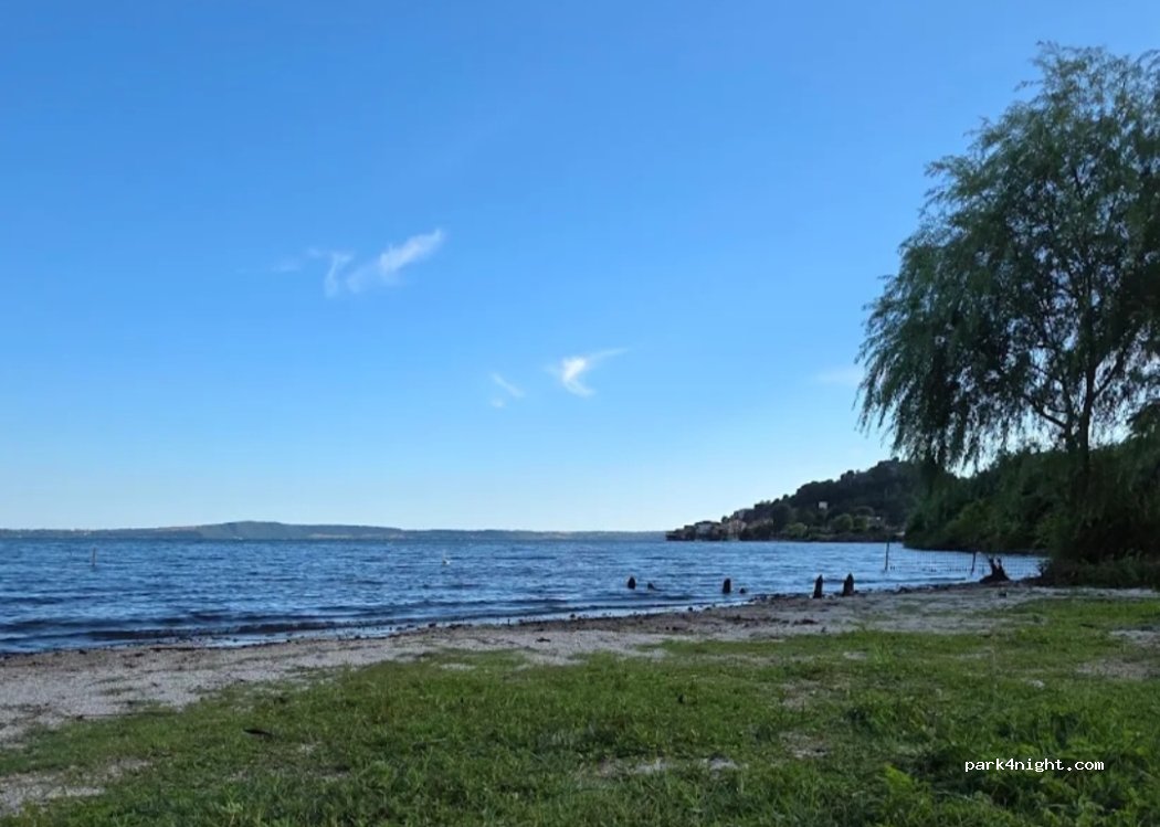 Sosta Camper Trevignano Romano — foto 2