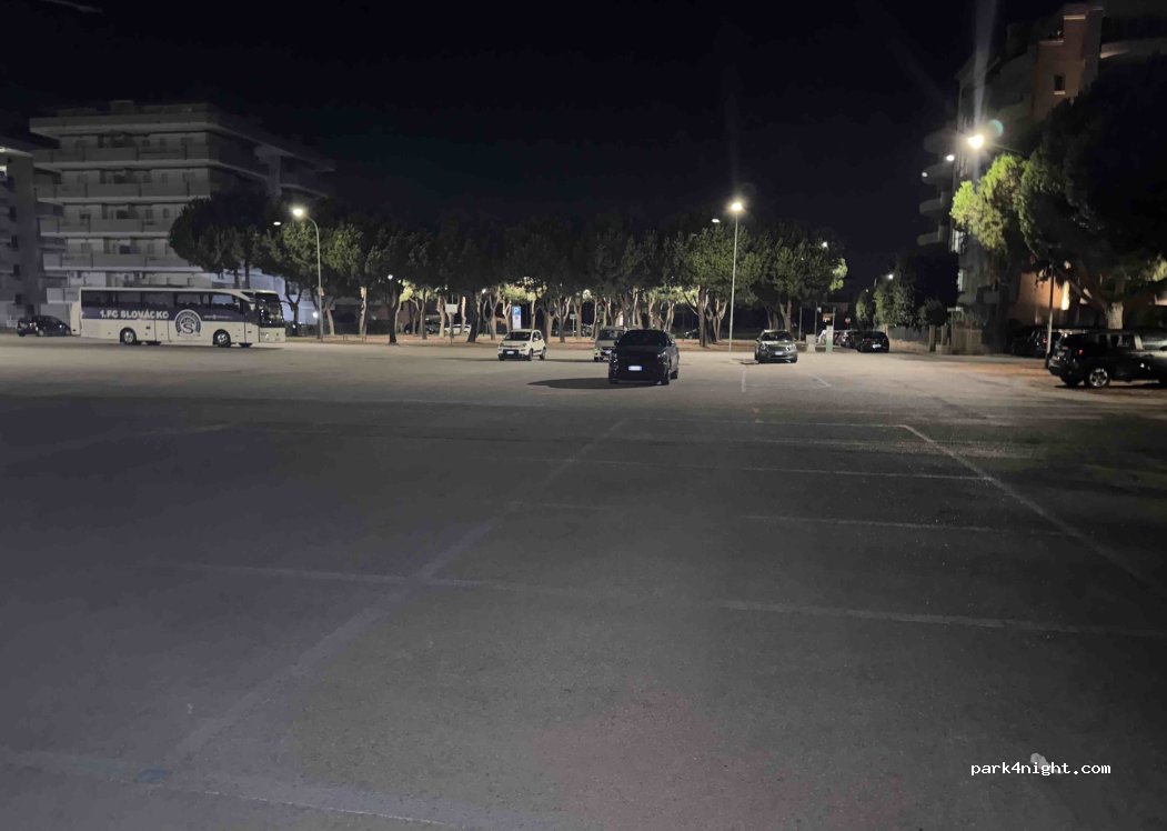 (64011) Alba Adriatica - Via Aldo Moro — foto