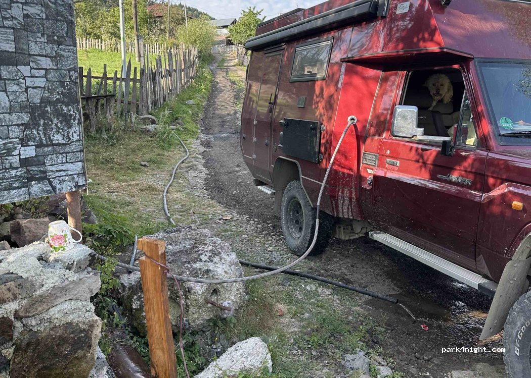 () Zarzma - Zarzma Monastery Road — foto