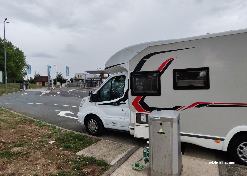 (36400) La Châtre - Avenue d'Auvergne — foto