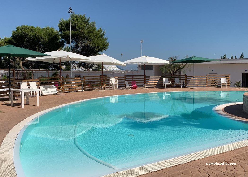 Ola Kala -Piscina -Eventi- area sosta camper — foto
