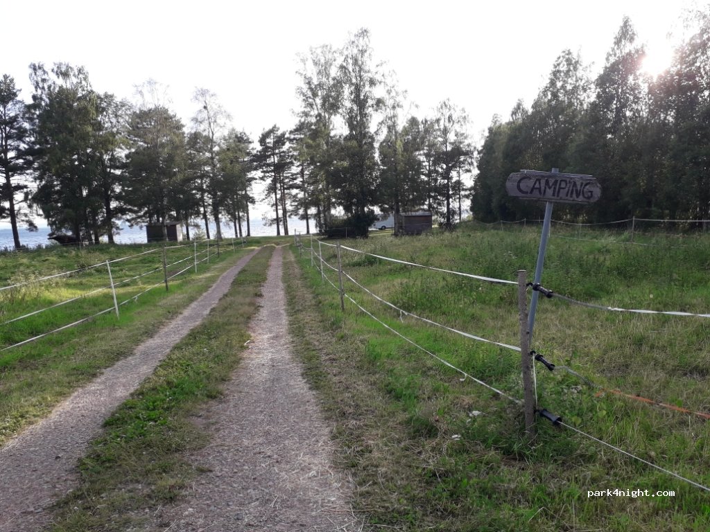 Nusnäs Campsite — foto