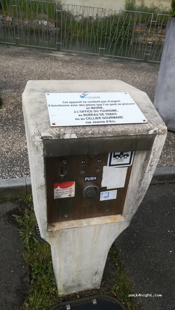 (55140) Vaucouleurs - Place du Moulin — foto