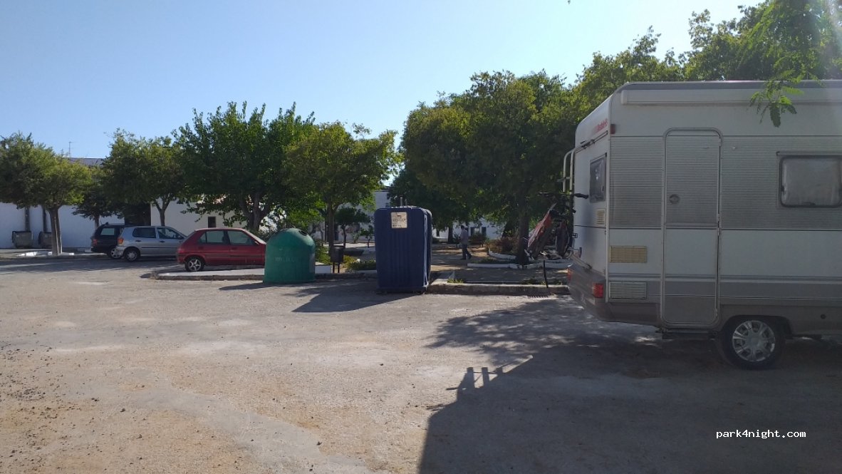 (7240) Mourão - 7 Largo das Portas de São Bento — foto 2