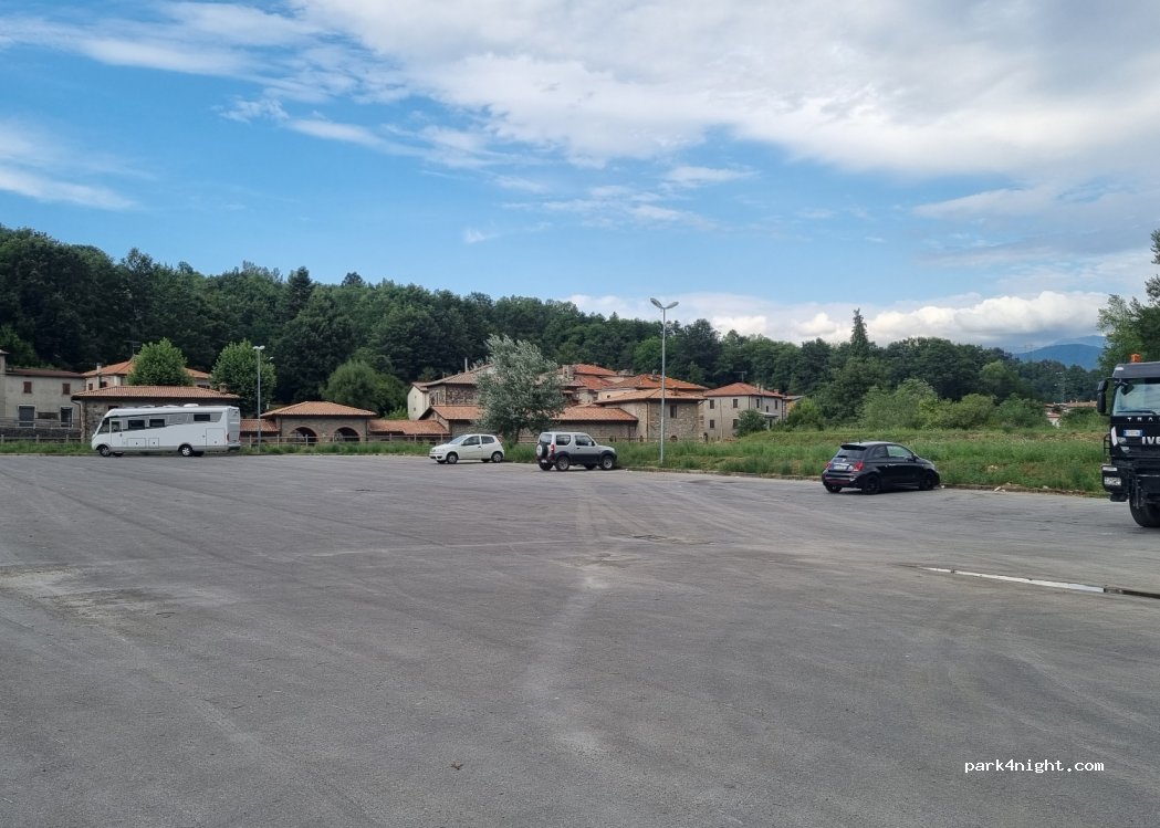 (55034) Gramolazzo - 84 Via Primo Tonini — foto 2