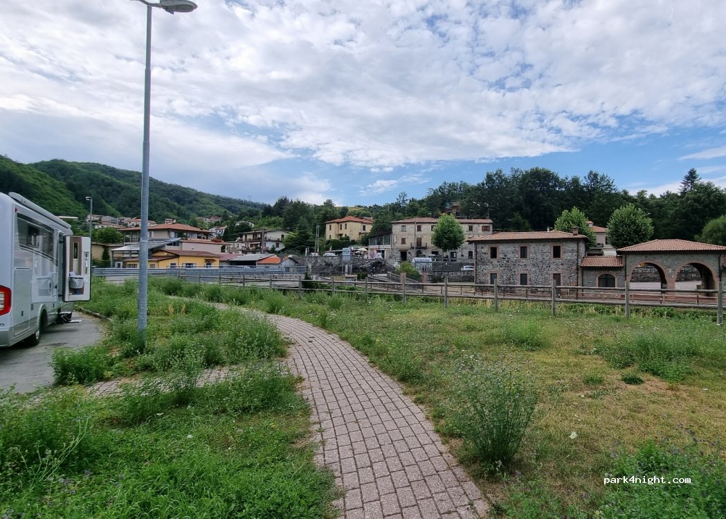 (55034) Gramolazzo - 84 Via Primo Tonini — foto 3