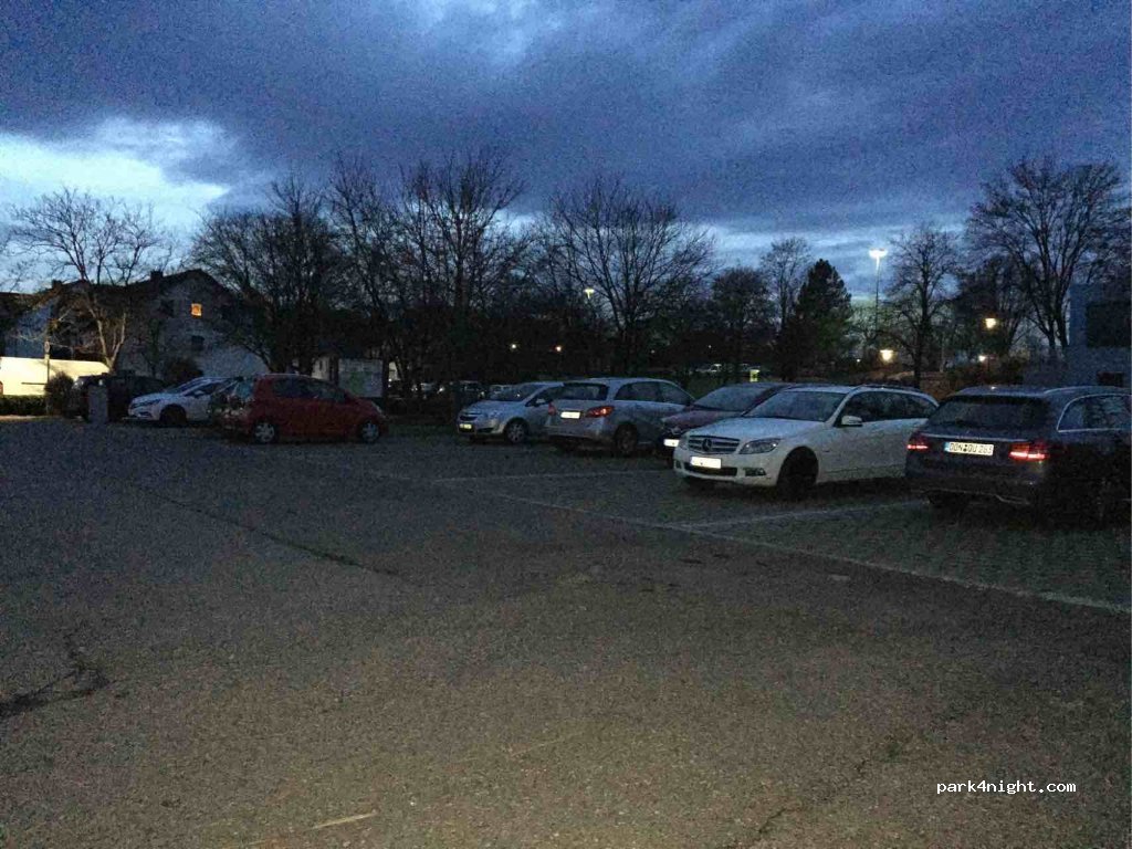 Wohnmobilstellplatz Monheim — foto 2