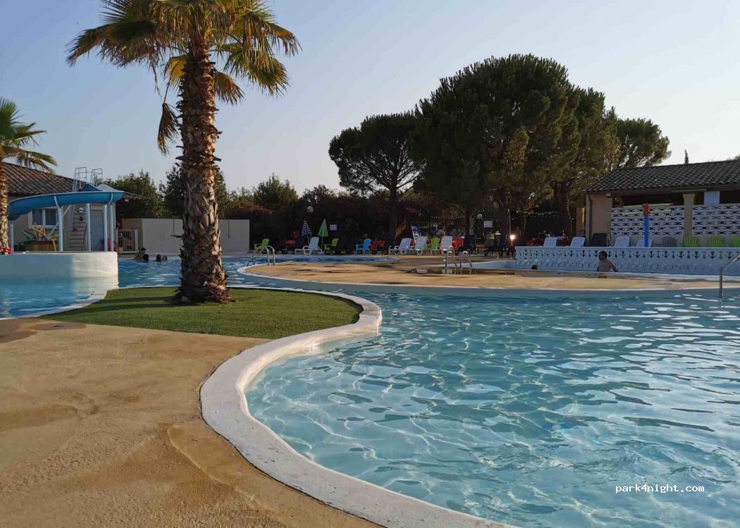 Camping The DOLIUM — foto