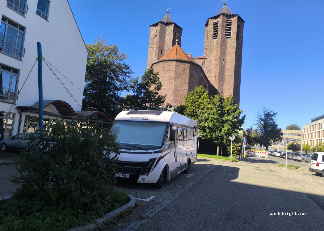 (87700) Memmingen - St.-Josefs-Kirchplatz — foto