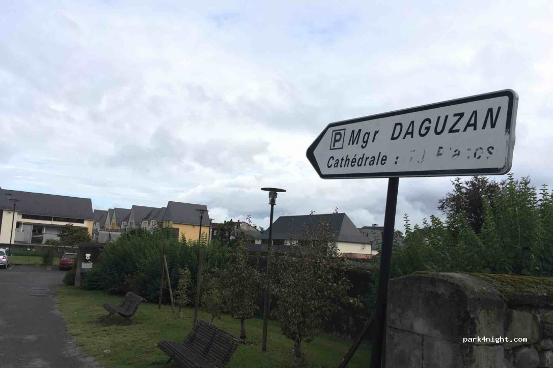 (64400) Oloron-Sainte-Marie - 10 Rue Gino Valatelli — foto 2