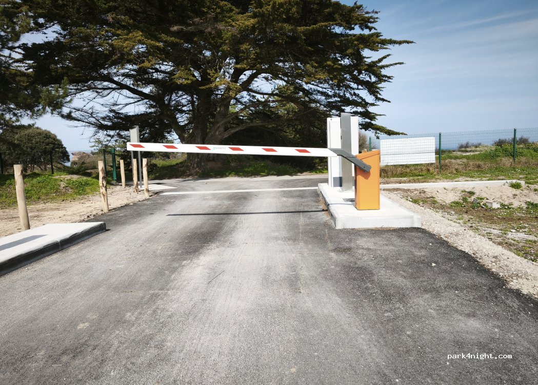 Aire de Camping-Cars Saint Michel — foto